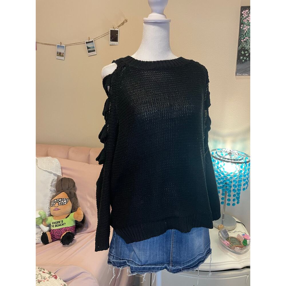black cut out sleeve sweater
